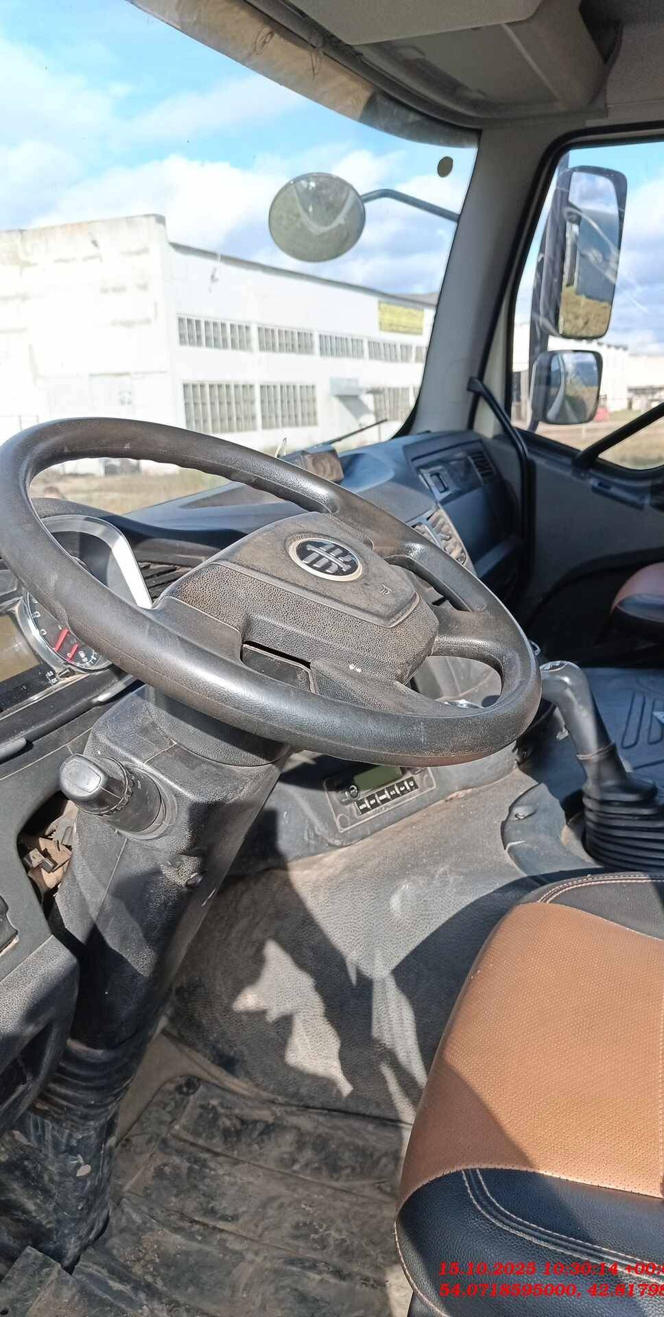 FAW CA3310P66K24T4E5 8х4,  140 685 км, 2023 года в лизинг