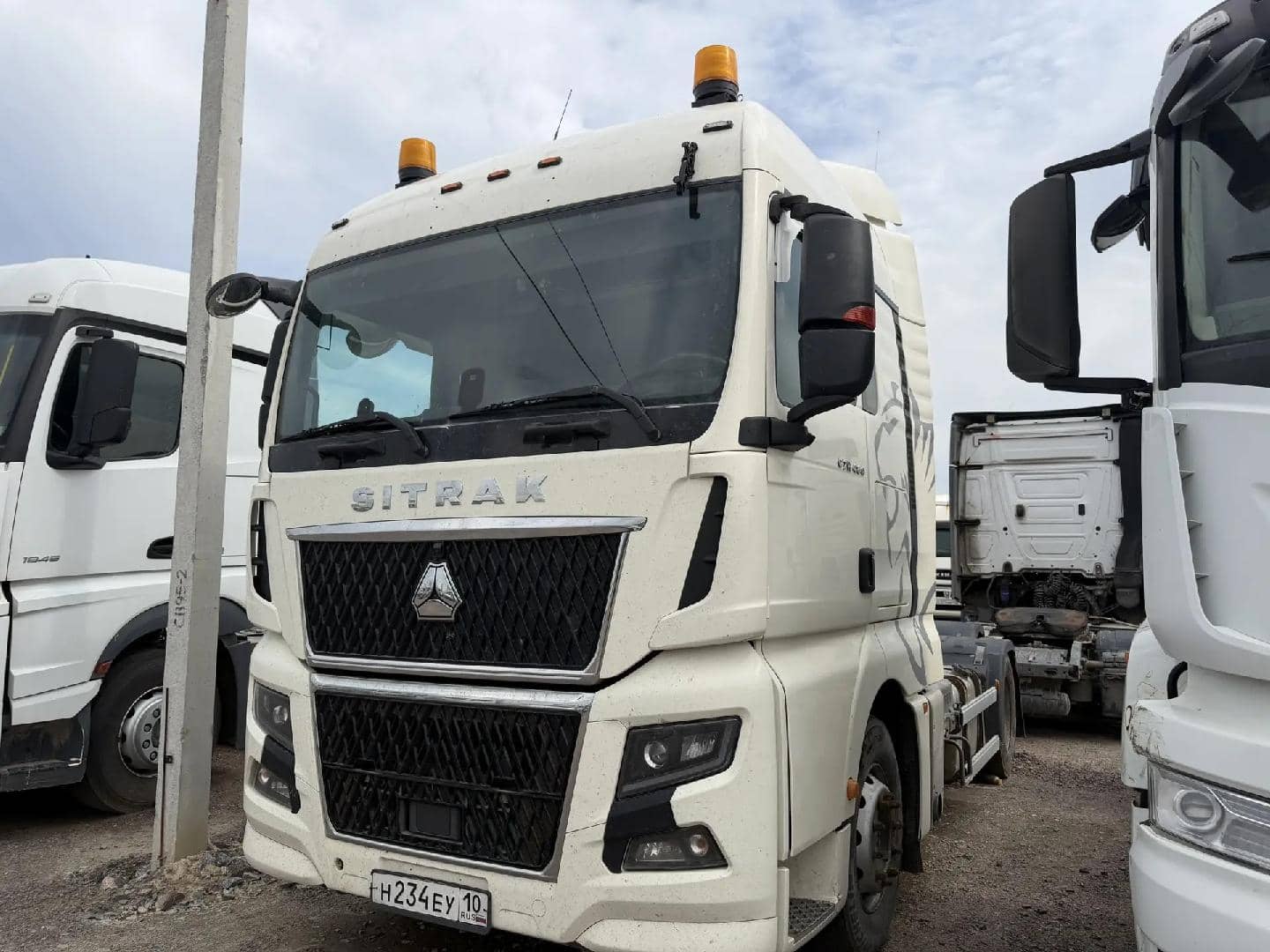 Sitrak C7H MAX 4x2 ZZ4186V361HE,  366 447 км, 2023 года