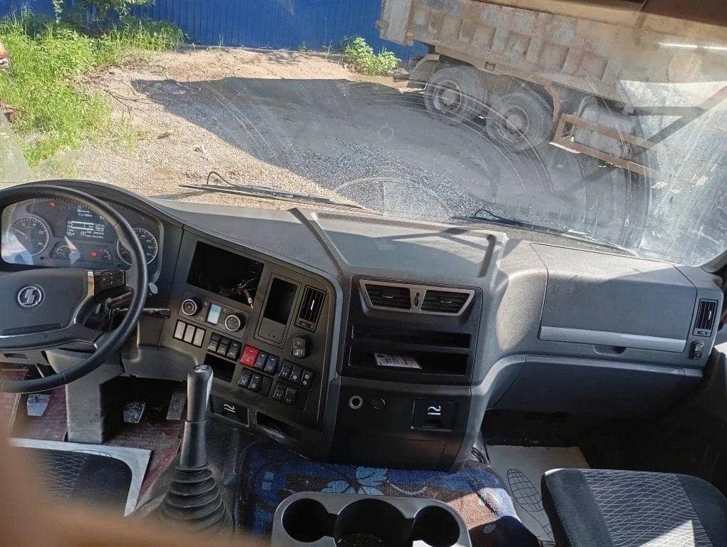 Shacman SX32586T385,  201 379 км, 2022 года в лизинг