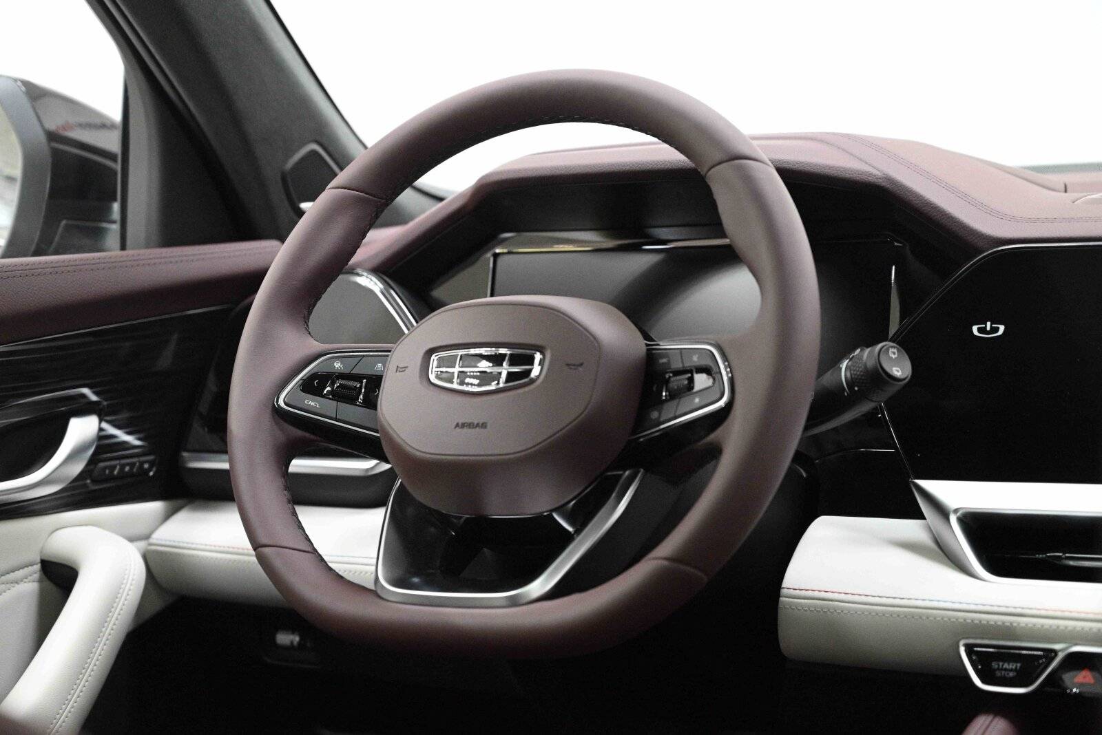 Geely Monjaro Flagship 2.0T (238 hp) 8AT 4WD