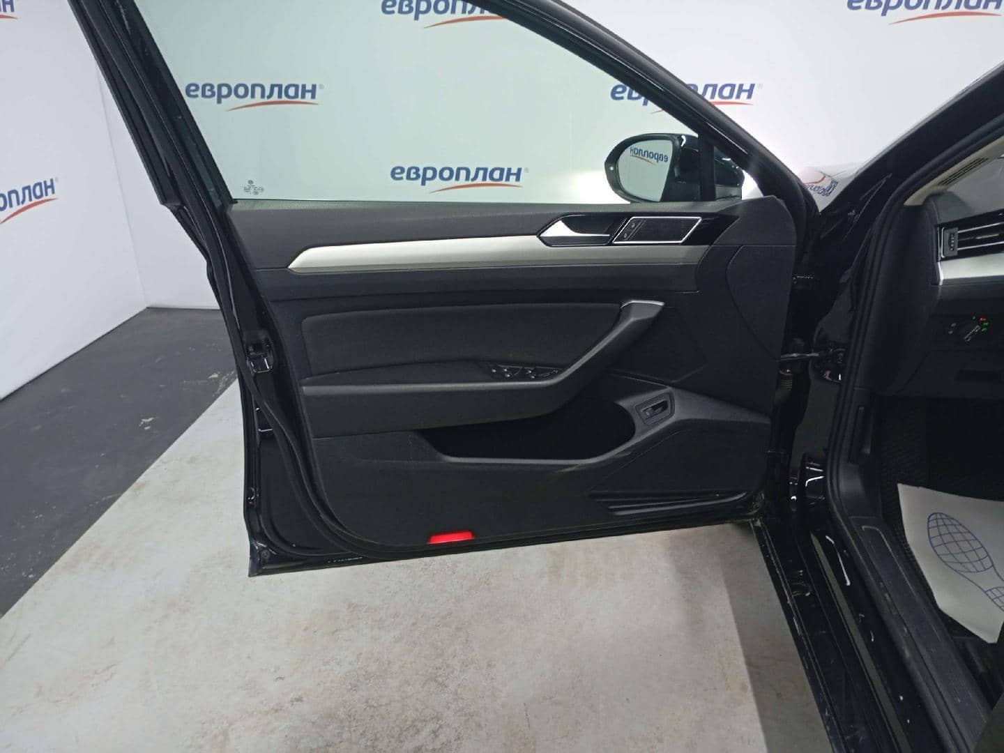 Volkswagen Passat,  159 889 км, 2018 года в лизинг