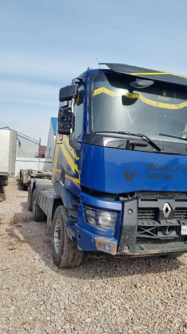 Renault C 440 6X4 (Sleeper Cab),  640 000 км, 2018 года в лизинг