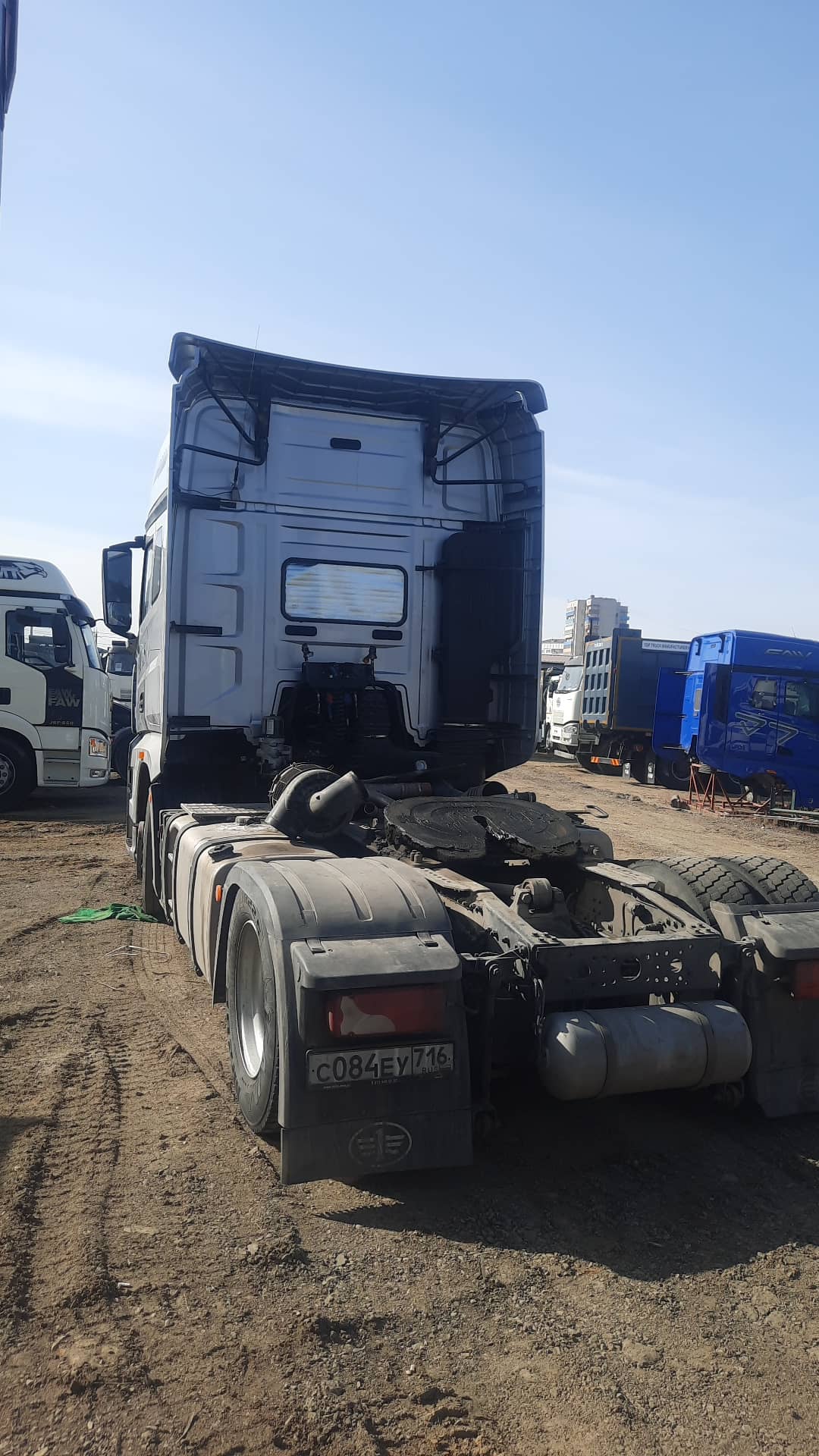 FAW CA4180P77K25E5 4x2,  349 699 км, 2023 года в лизинг