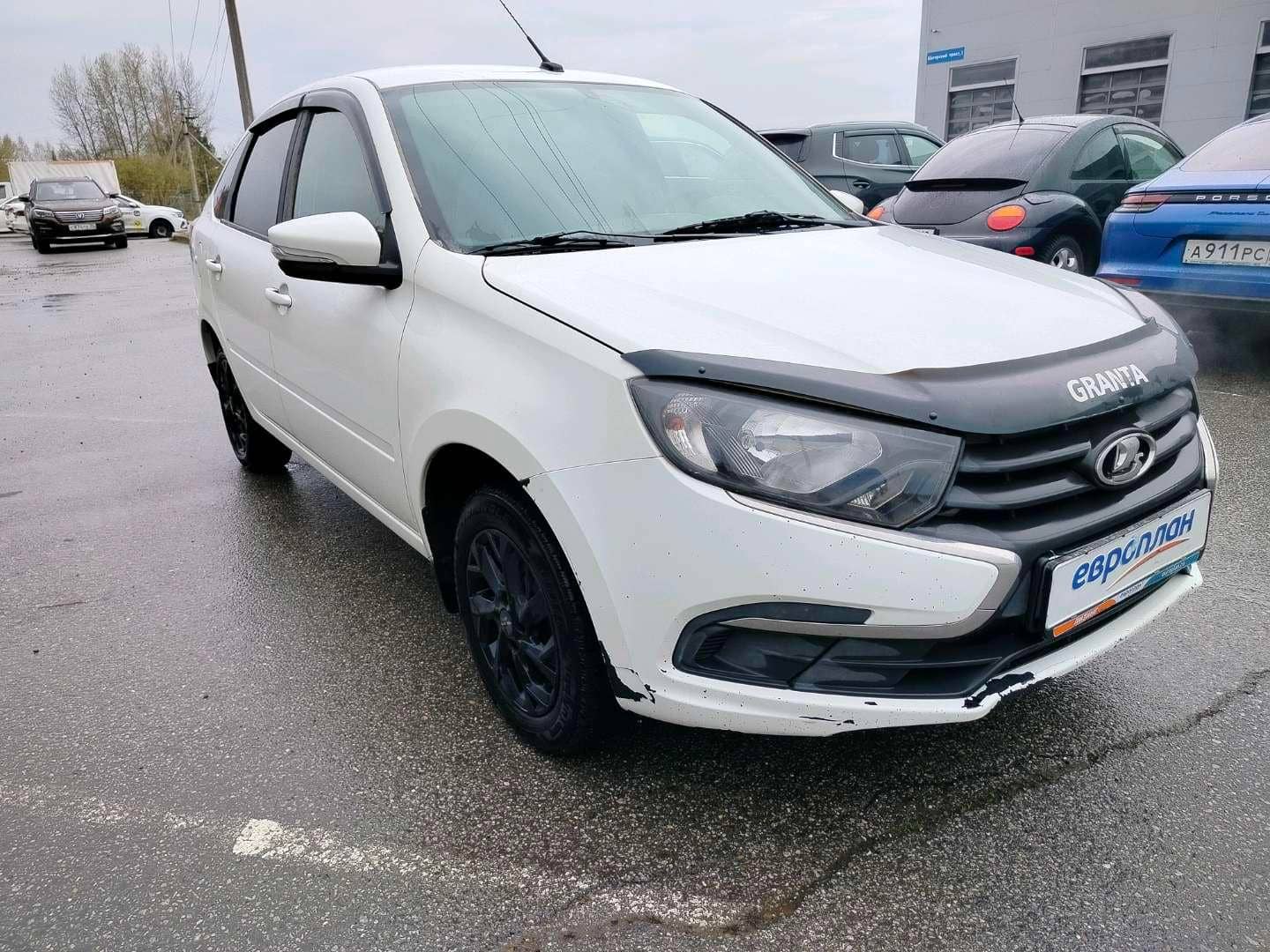 Lada Granta лифтбек,  186 243 км, 2024 года в лизинг