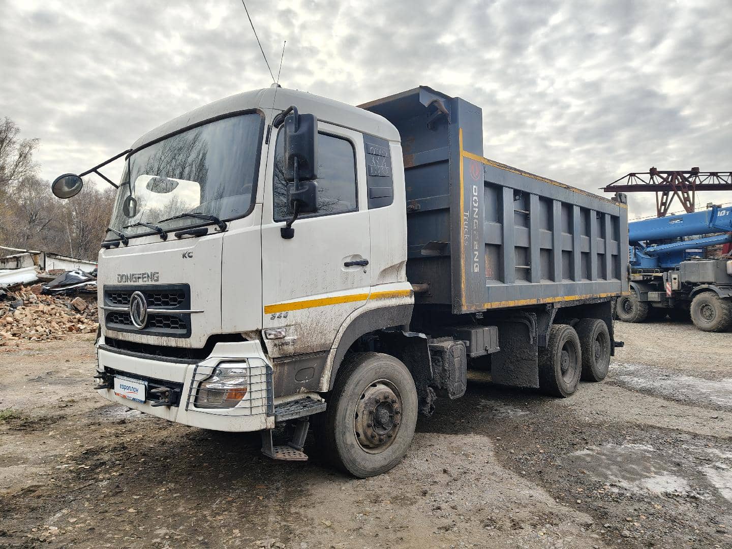 DongFeng DFH3330A80-М 6x4