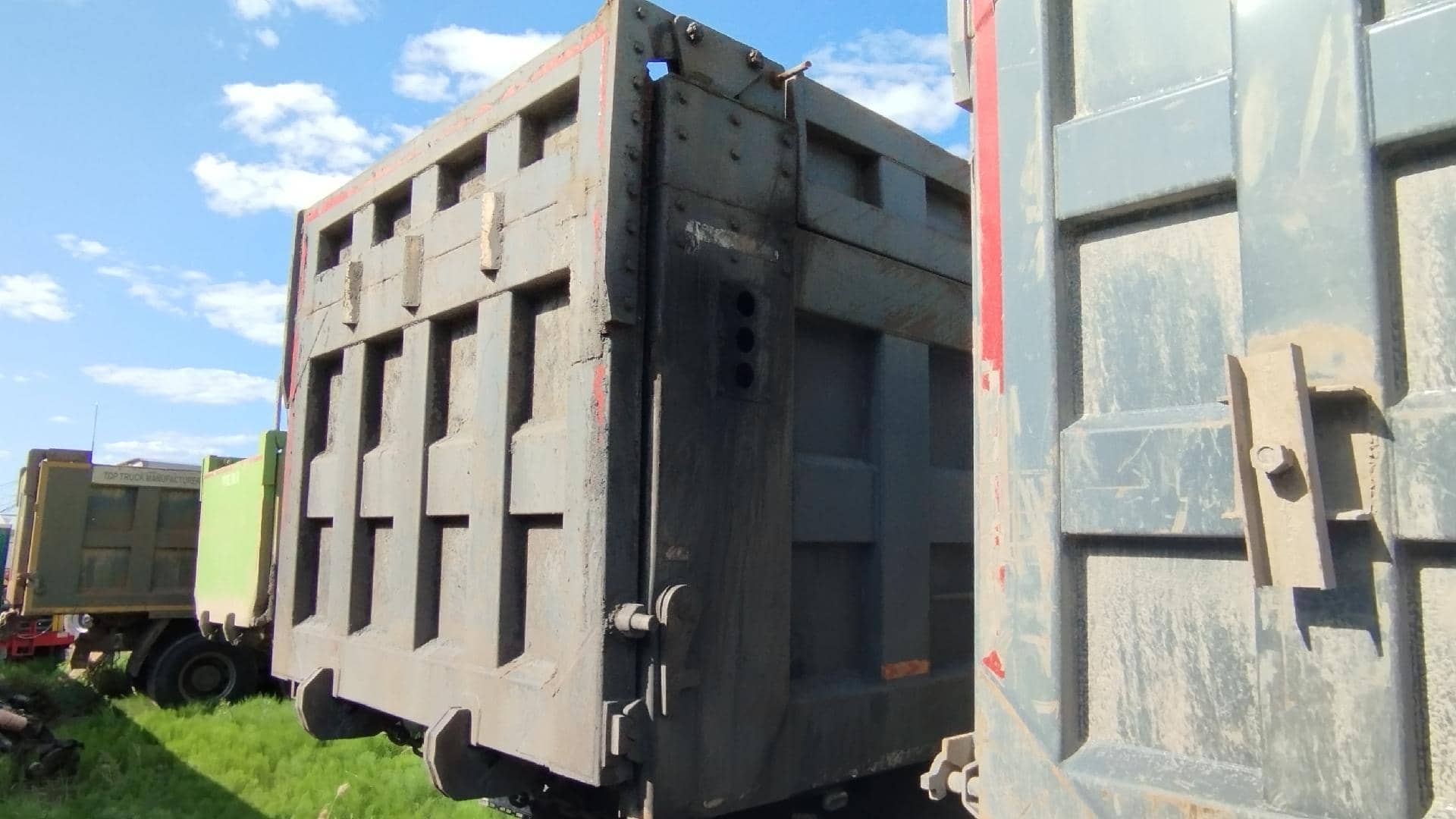 Shacman SX33186T366,  348 000 км, 2022 года в лизинг