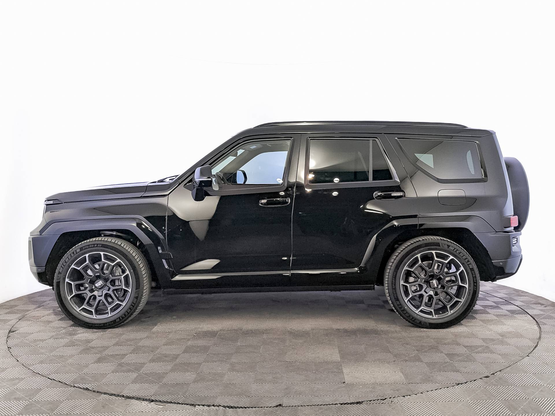 Tank 700 Техно Премиум 3.0 гибрид АТ полный привод