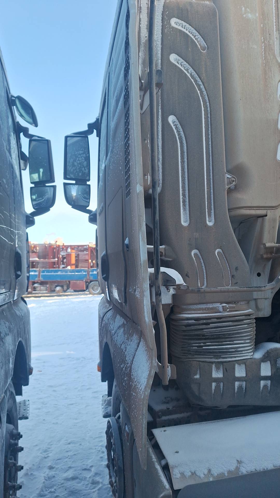 Sitrak С7Н 6×4 ZZ4256V364HE,  41 190 км, 2024 года в лизинг