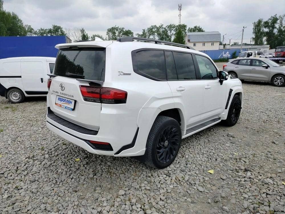 Toyota Land Cruiser 300,  139 152 км, 2021 года в лизинг