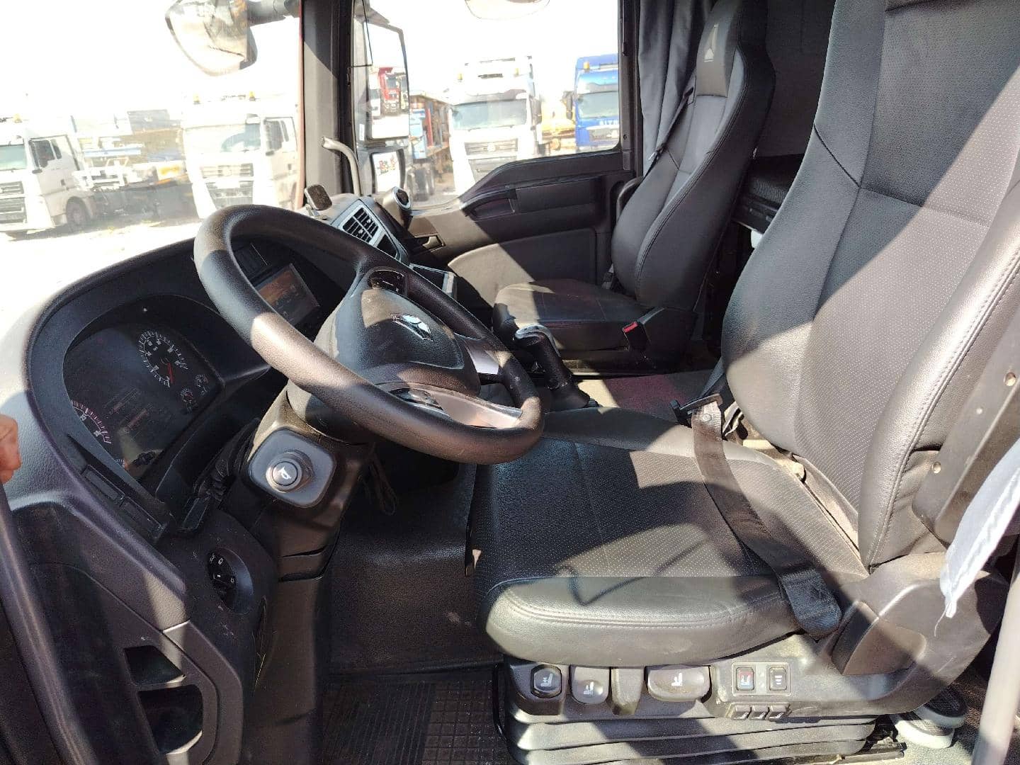 Sitrak ZZ4406V395ME 6x6,  92 092 км, 2024 года в лизинг