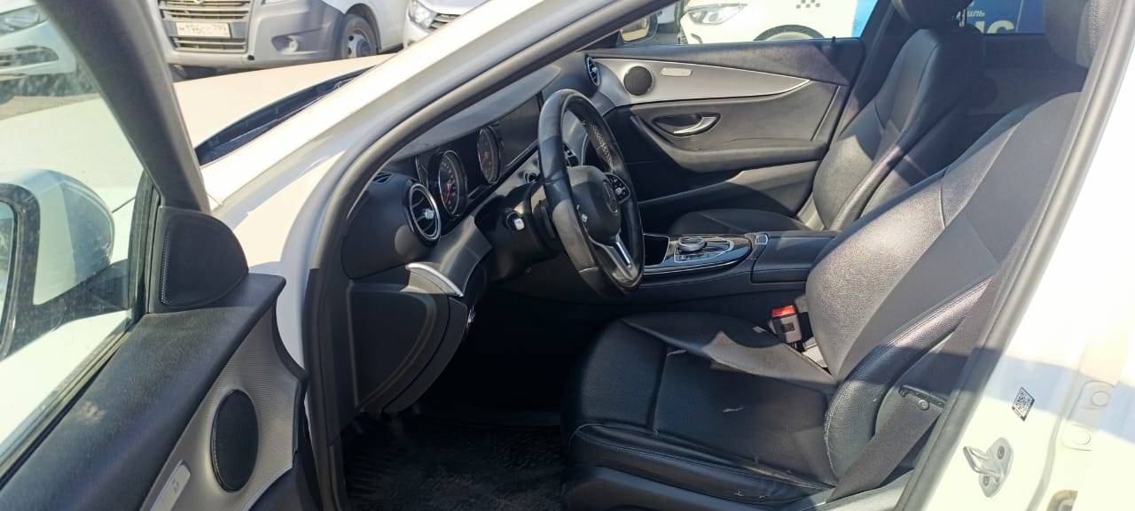 Mercedes-Benz E седан,  271 052 км, 2018 года в лизинг