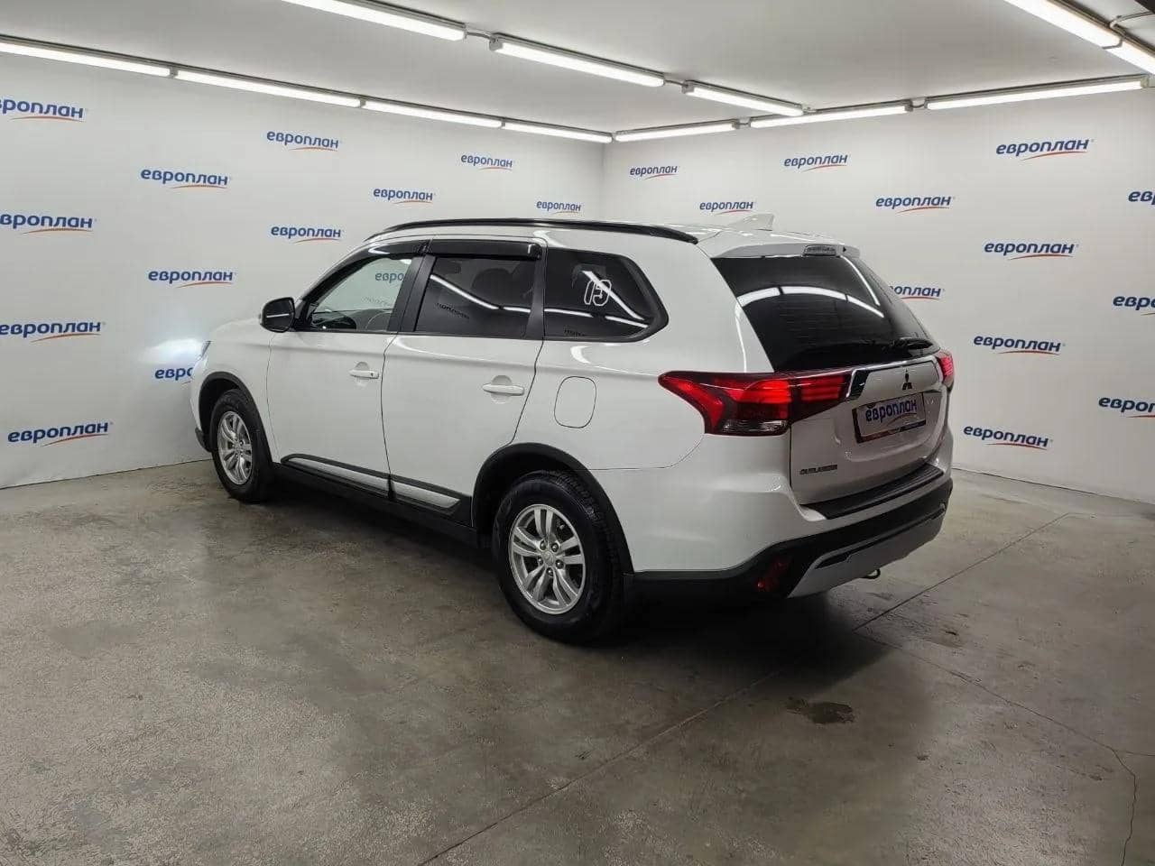 Mitsubishi Outlander,  168 231 км, 2021 года в лизинг