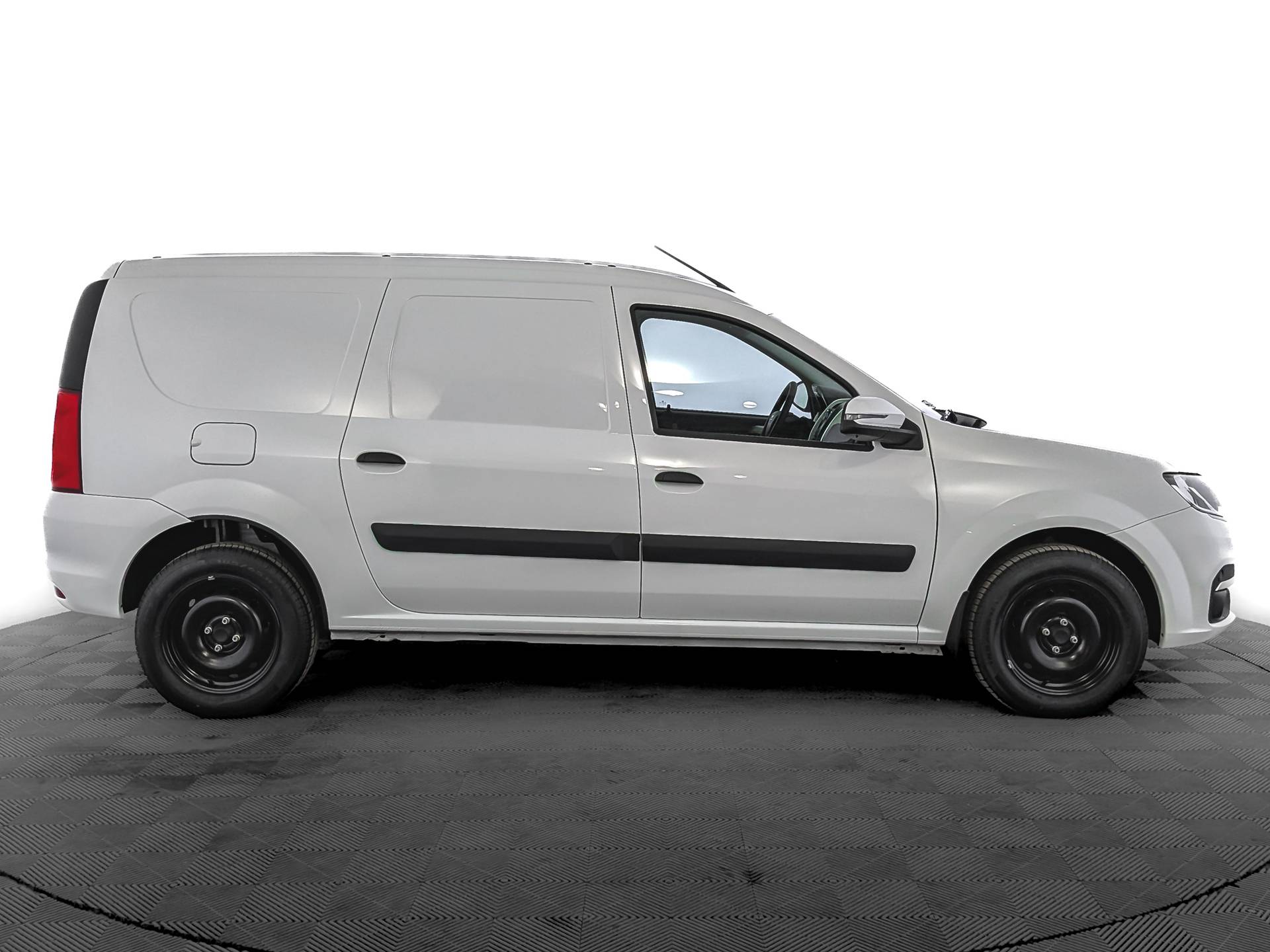 Lada Largus универсал Comfort 5 мест 1.6 106hp 5MT