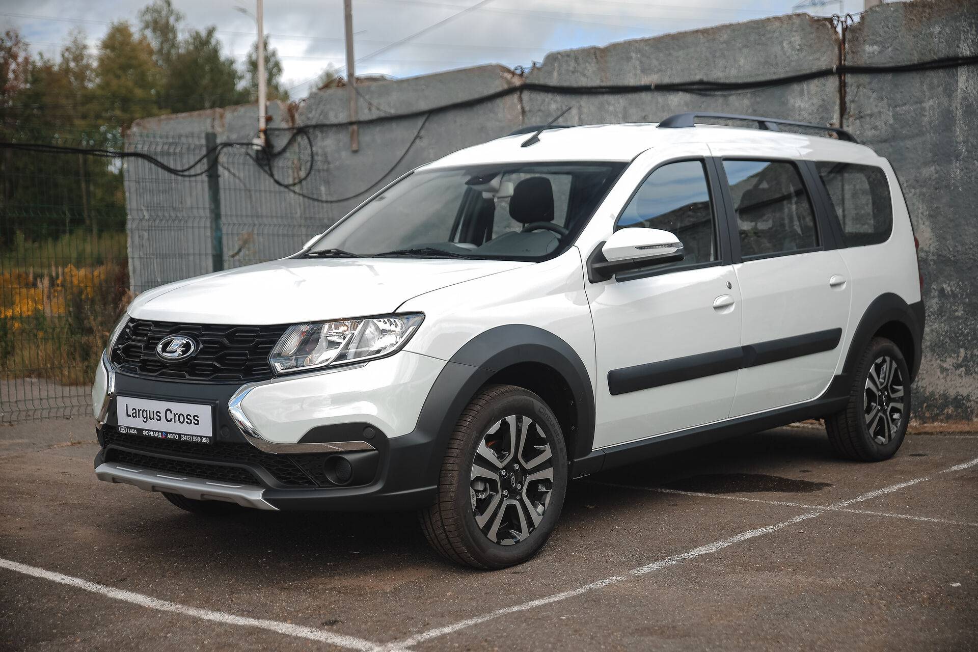 Lada Largus Cross Enjoy 5 мест 1.6 106hp 5MT
