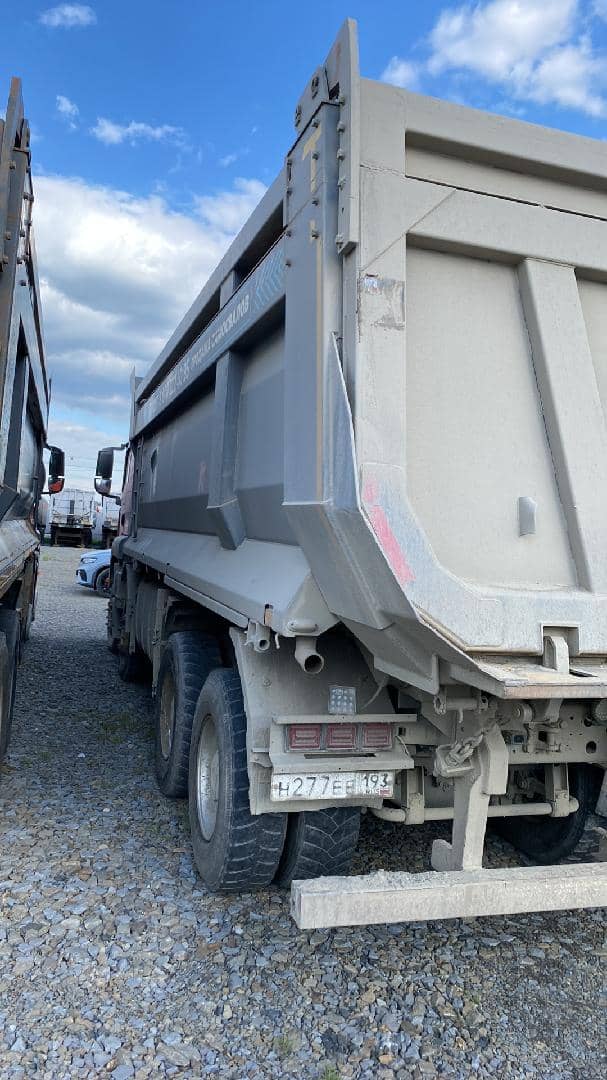 HOWO ZZ3317V386GE1 8х4,  366 022 км, 2022 года в лизинг
