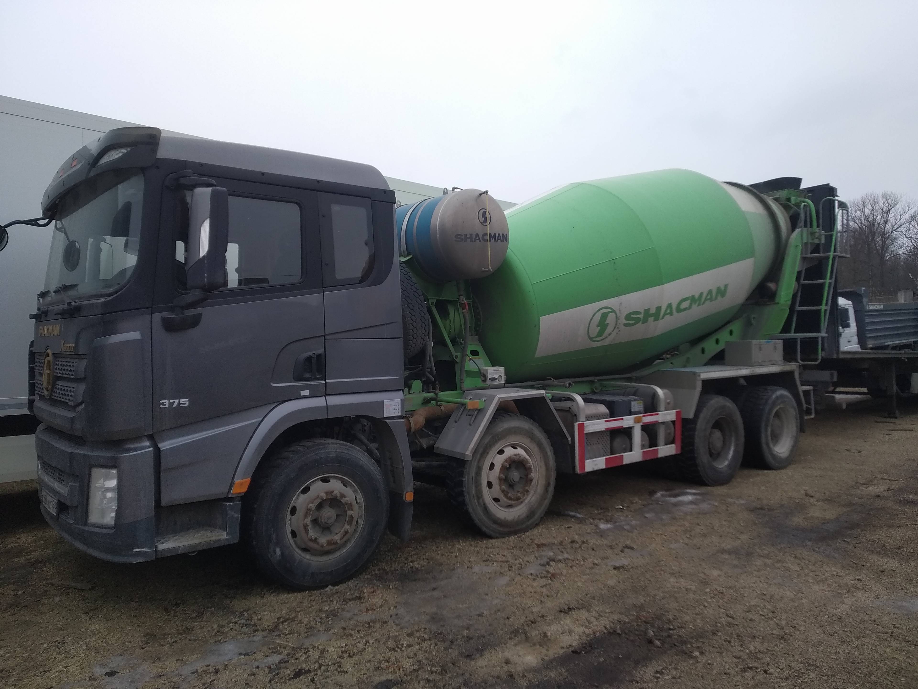 Shacman SX5318GJB6T326 