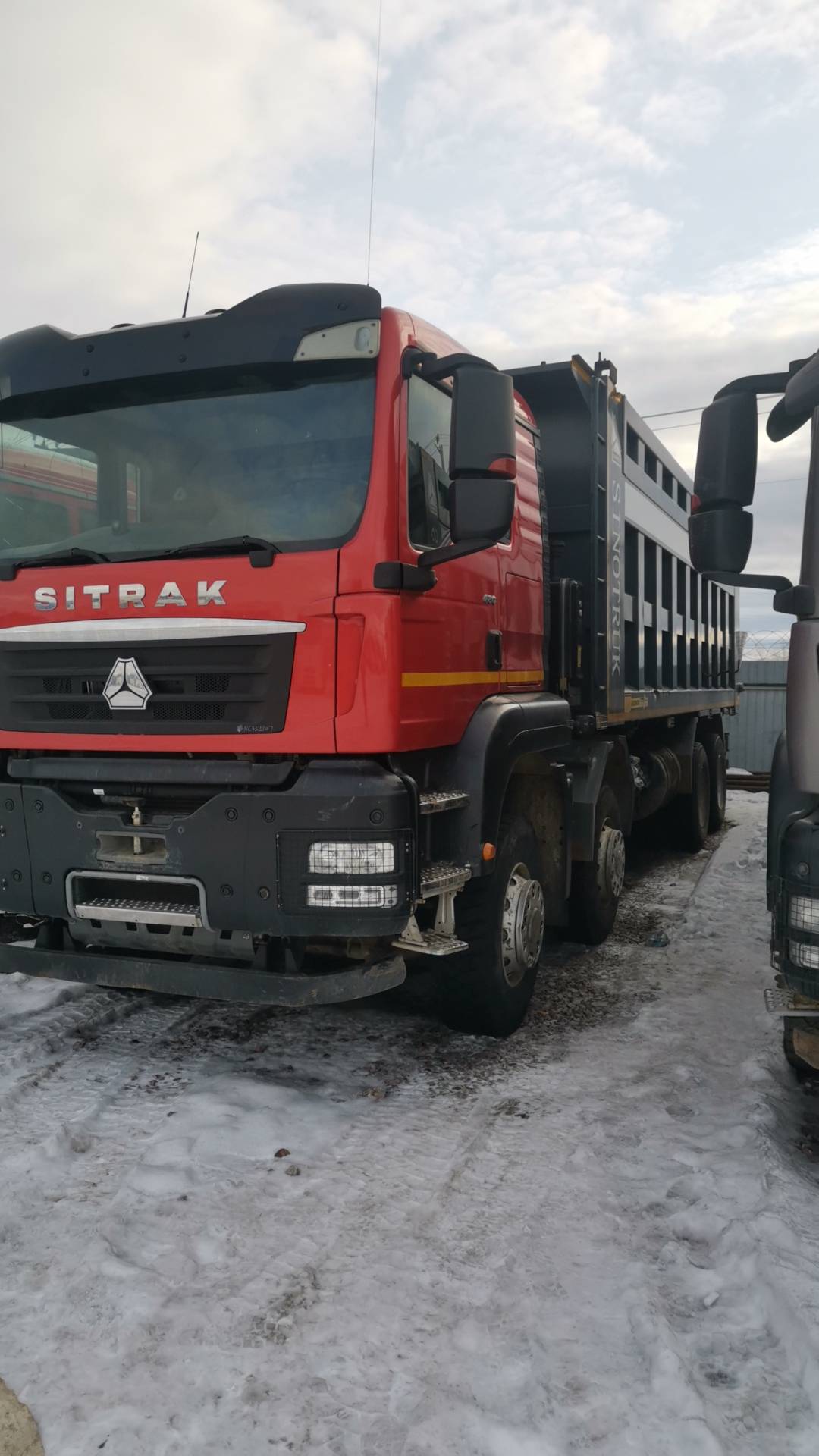 Sitrak ZZ3316V386ME,  63 610 км, 2022 года