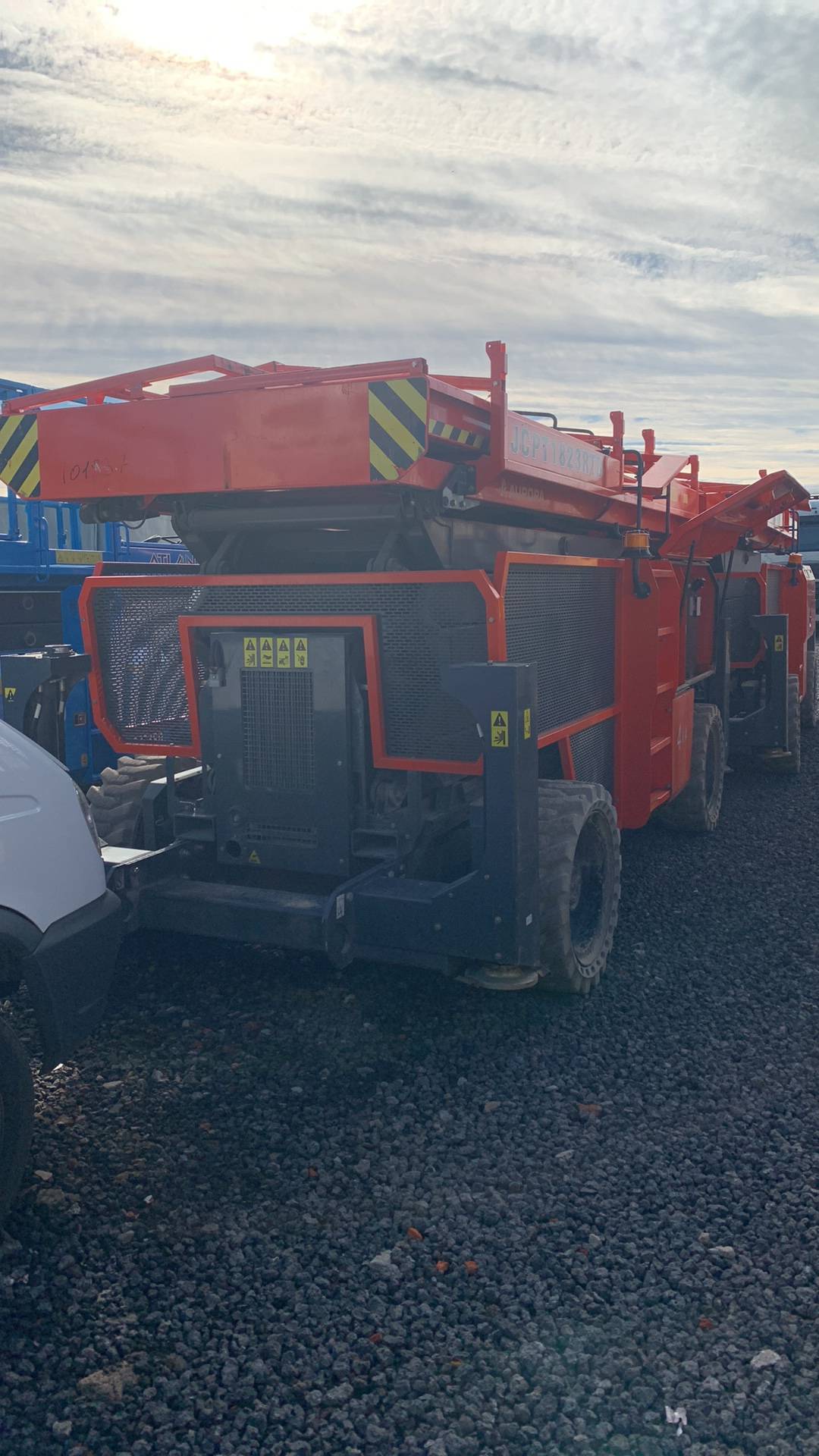 Dingli JCPT1823RTB Самоходный ножничный подъемник,  537 км, 2023 года в лизинг