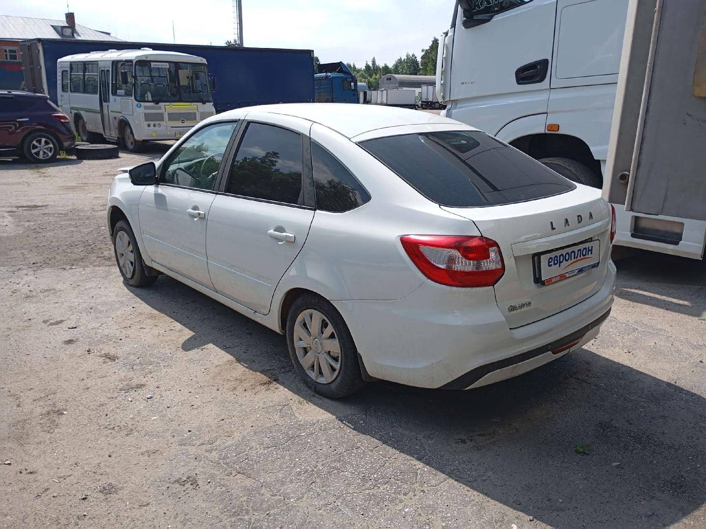 Lada Granta лифтбек, 2023 года в лизинг