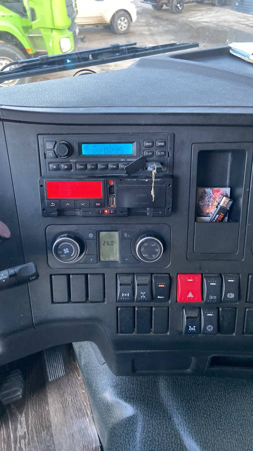 Shacman SX32586V384,  77 699 км, 2023 года в лизинг