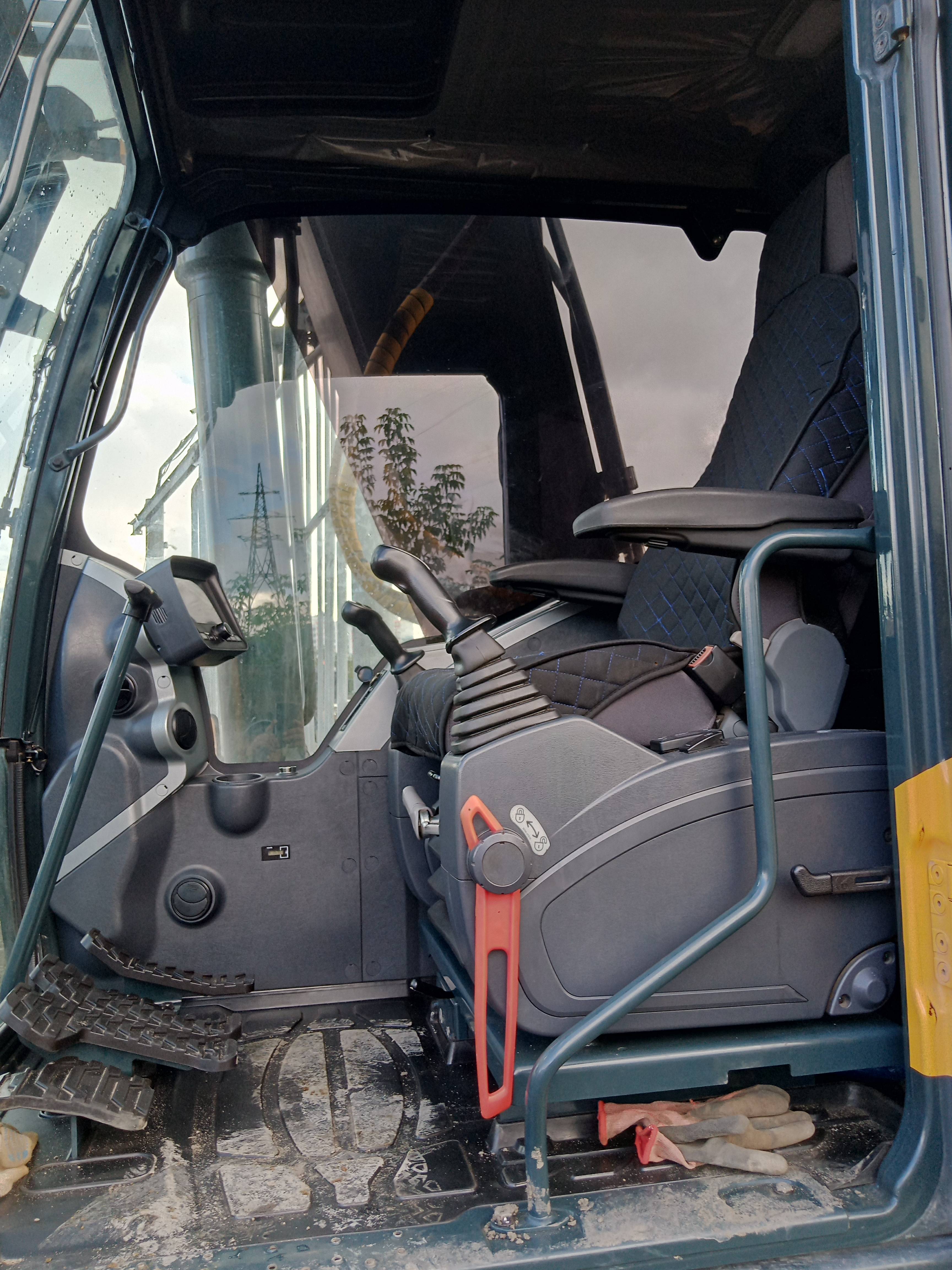 Hyundai R260LC-9S, 2024 года в лизинг