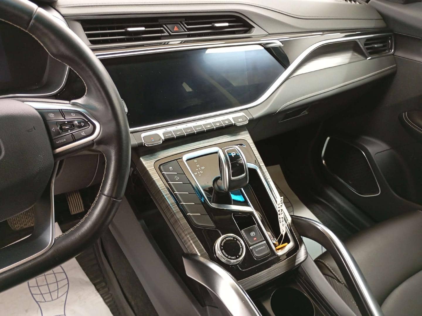 Geely Atlas Pro,  220 676 км, 2023 года в лизинг