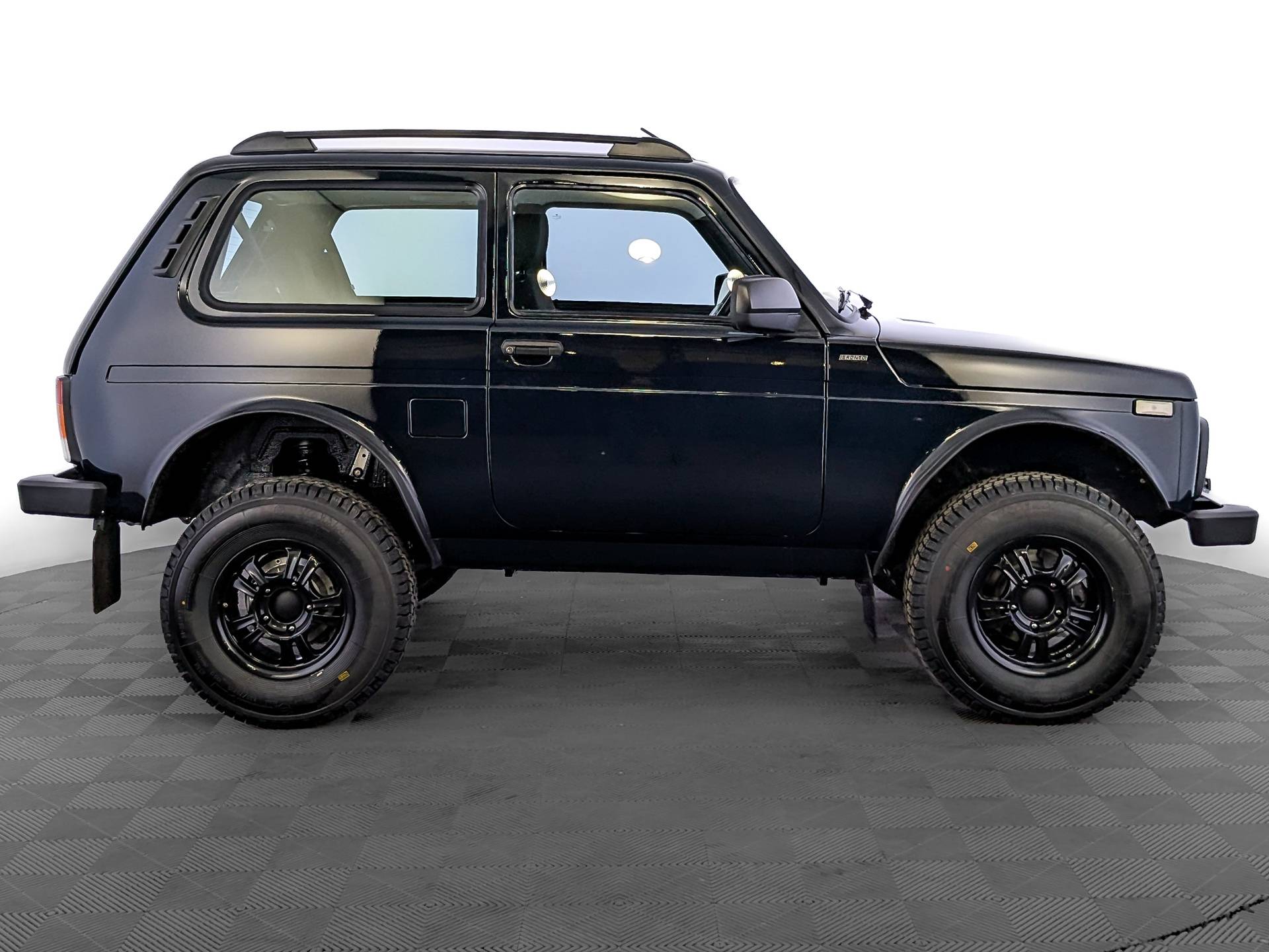 Lada Niva Legend Bronto Luxe 1.7 5MT