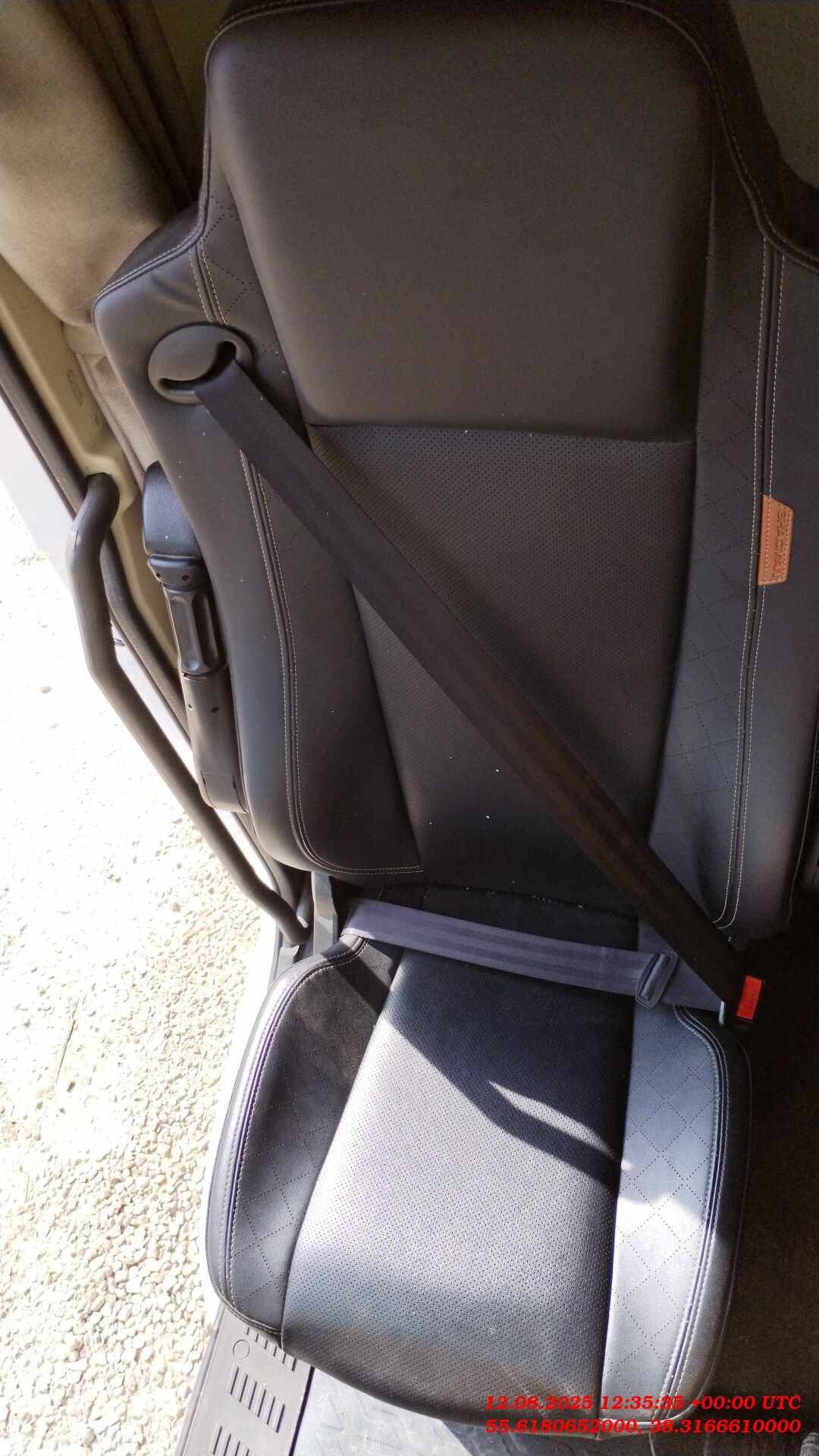Shacman SX4188YY381,  295 138 км, 2023 года в лизинг