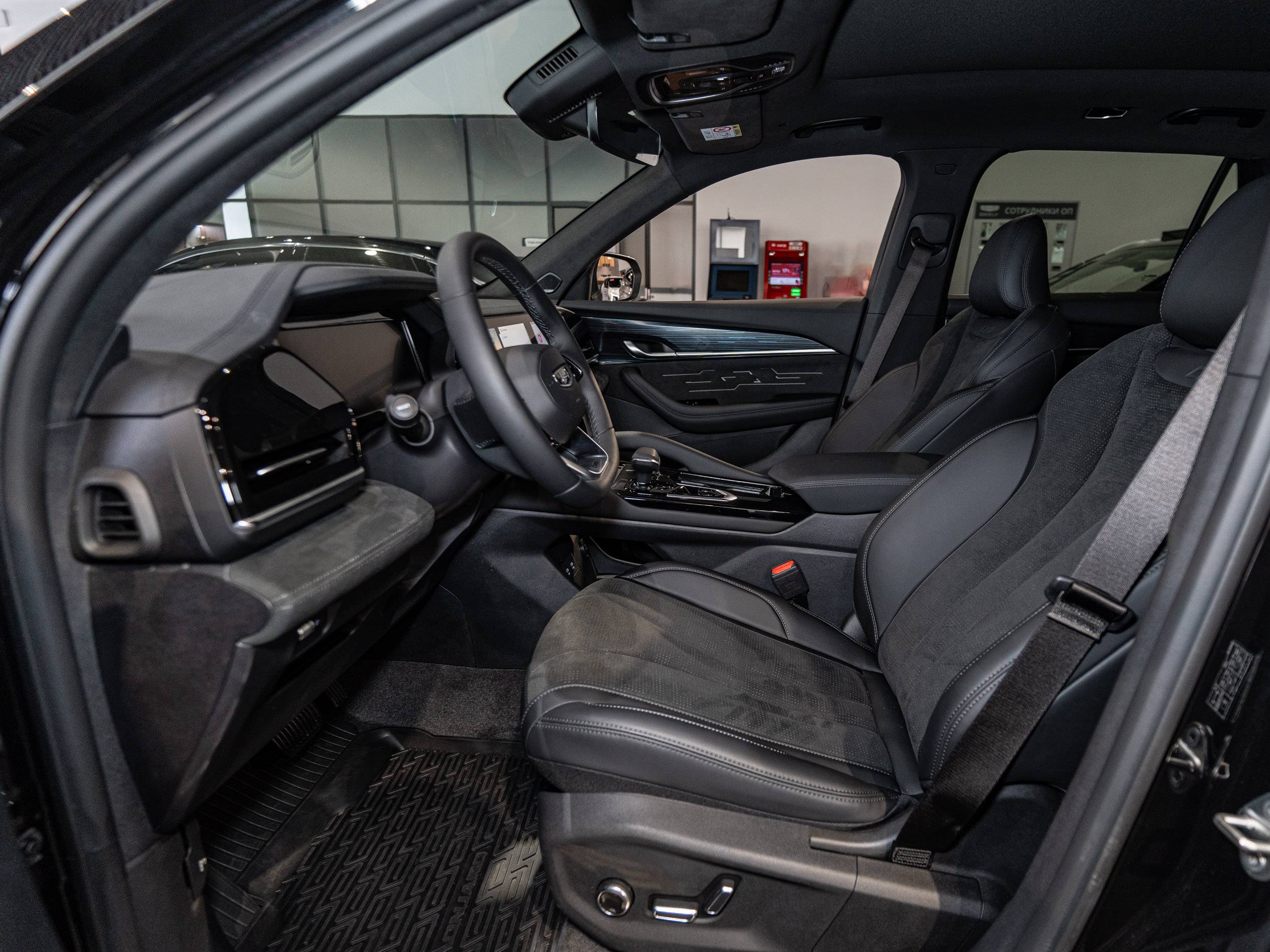 Geely Monjaro Flagship 2.0T (238 hp) 8AT 4WD