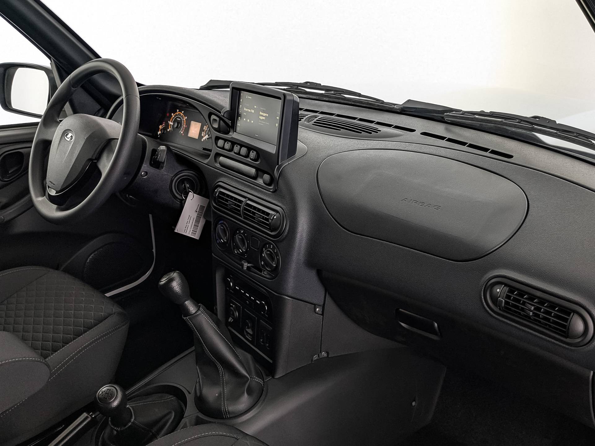 Lada Niva Travel BLACK 24 MMS IVI 1.7 80hp 5MT