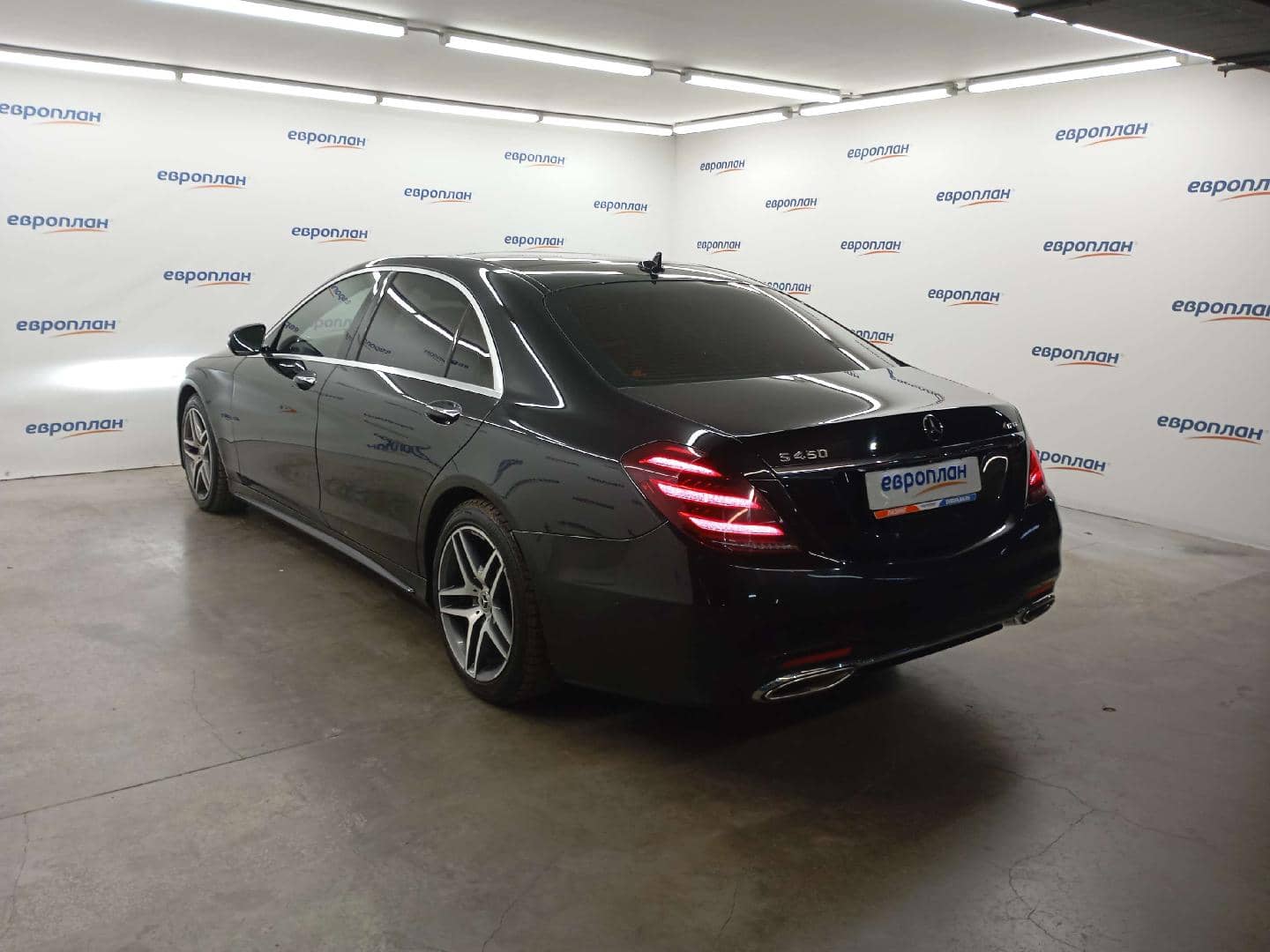 Mercedes-Benz S седан,  234 708 км, 2019 года в лизинг