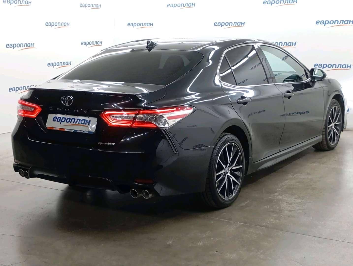 Toyota Camry,  80 920 км, 2023 года в лизинг