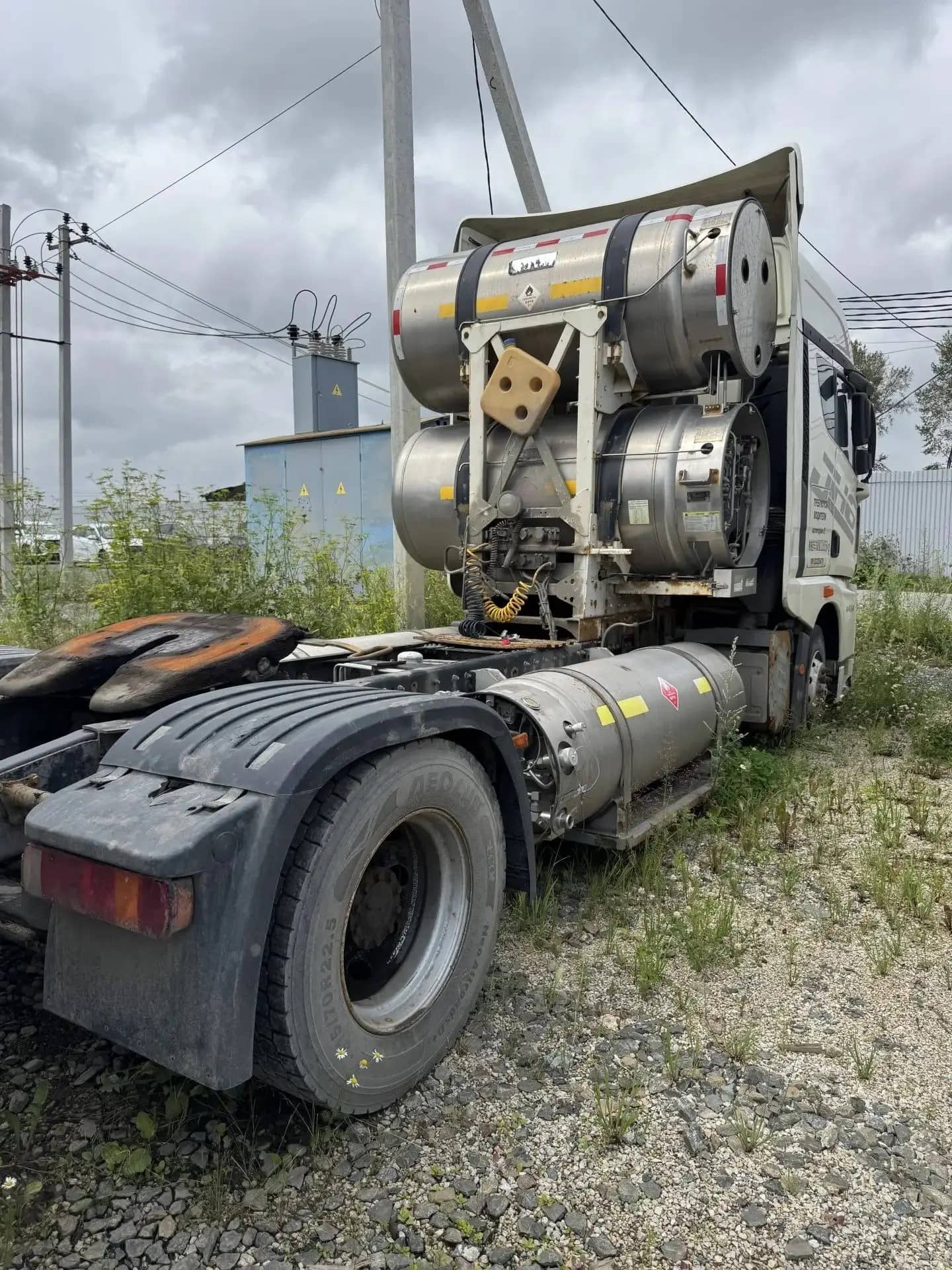 FAW CA4183P25K2NE6A80 4x2,  299 999 км, 2022 года в лизинг