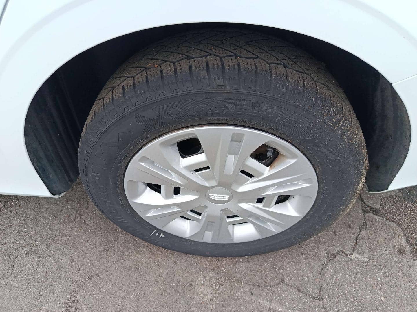 Geely Emgrand,  69 882 км, 2024 года в лизинг