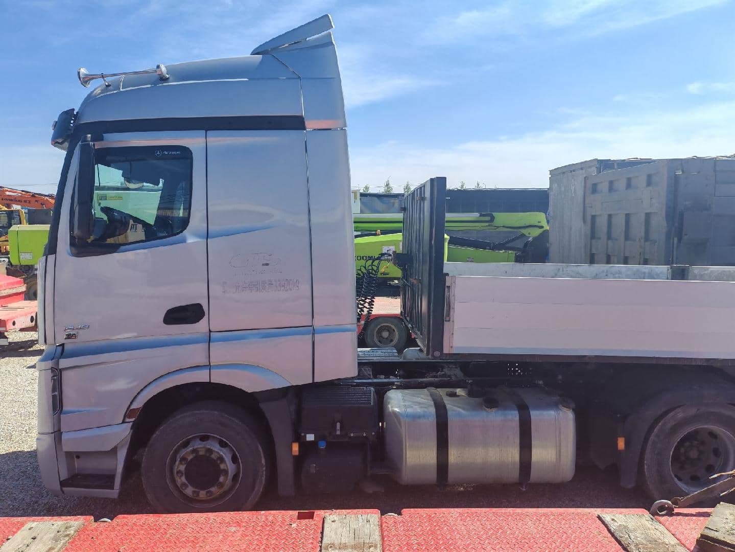 Mercedes-Benz Actros 1848 LS,  162 187 км, 2023 года