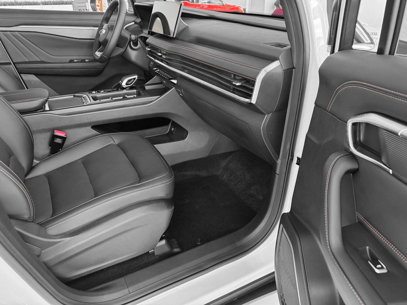 Geely Okavango Flagship 2.0T 7DCT 2WD