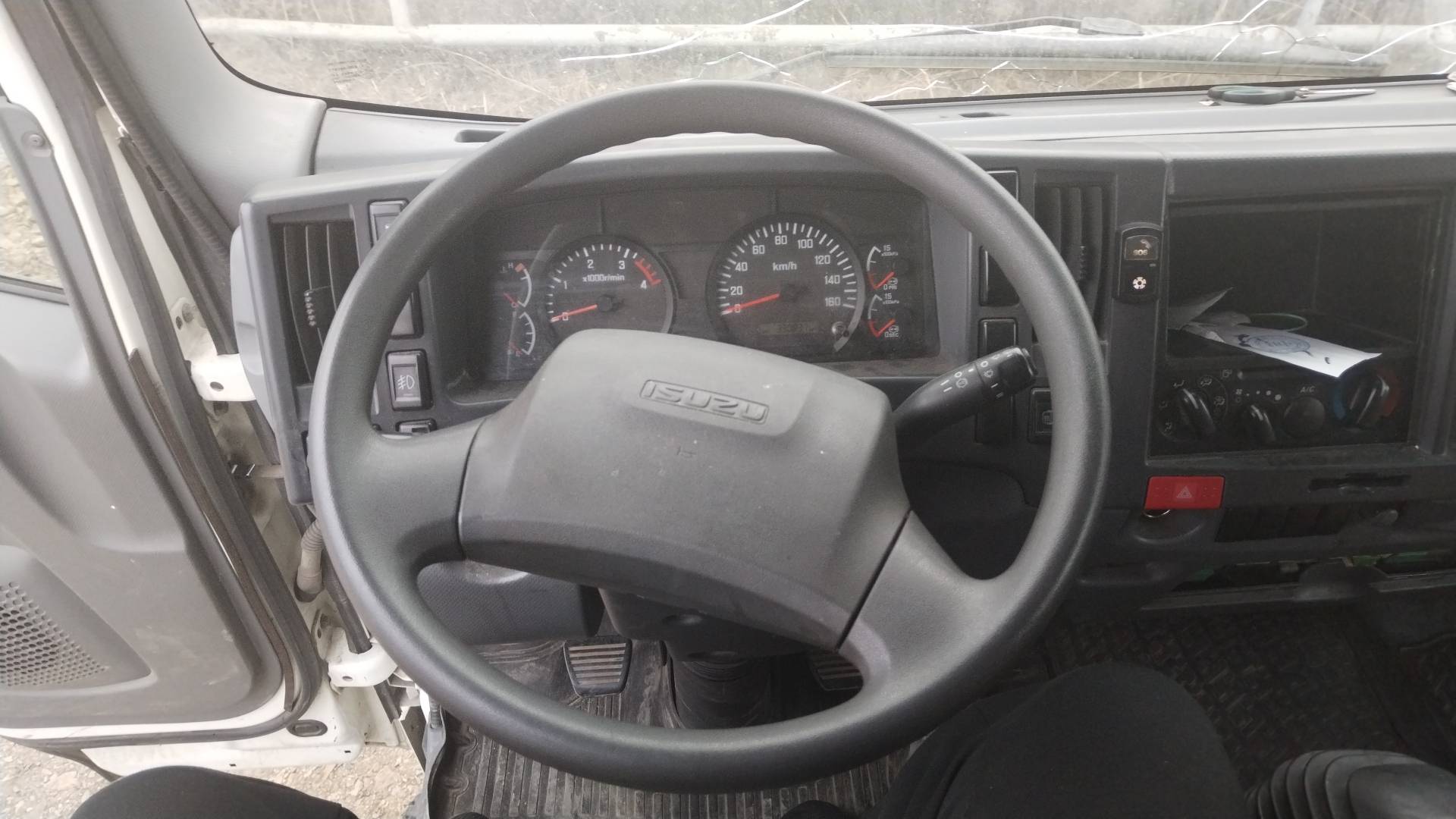 ISUZU NQR90LM,  330 837 км, 2019 года