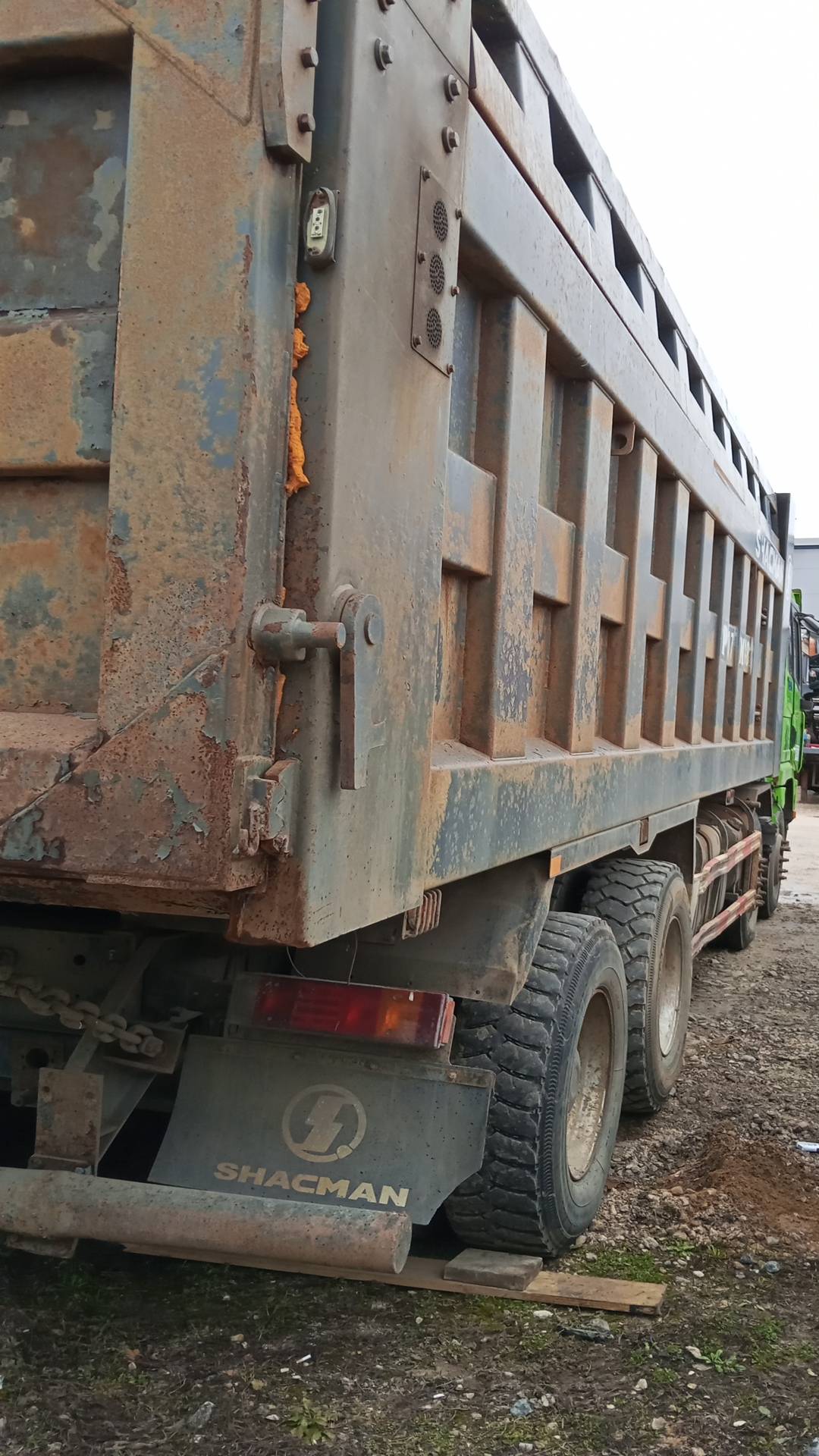 Shacman SX33186W366C,  208 554 км, 2022 года в лизинг