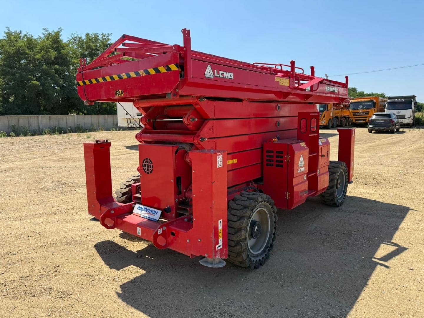 LGMG  (LinGong Machinery Group) SR1623D ножничный подъемник