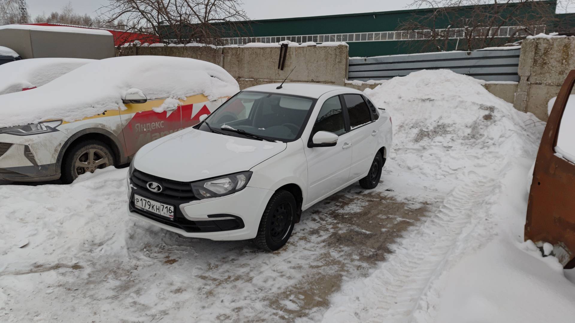 Lada Granta седан,  30 000 км, 2024 года в лизинг