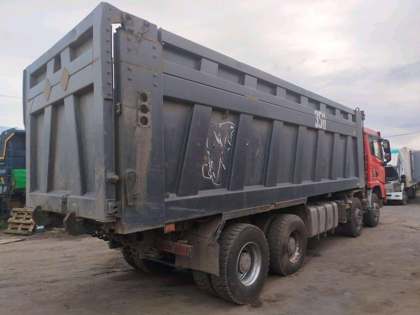 Shacman SX331863366,  172 319 км, 2024 года в лизинг