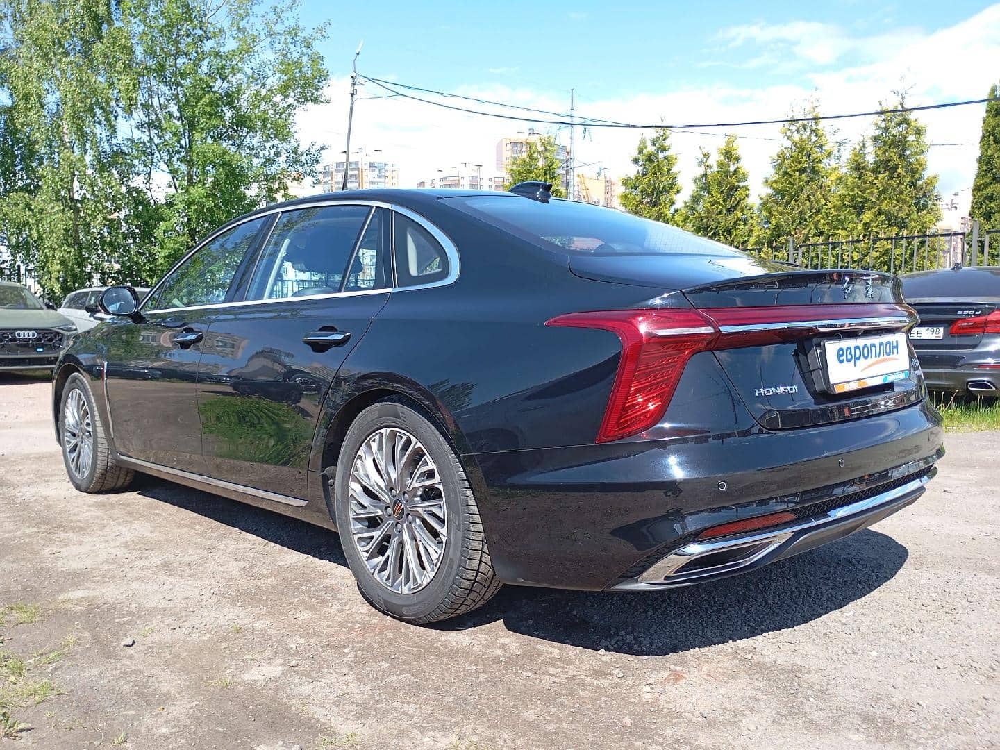 Hongqi H5,  179 952 км, 2024 года в лизинг