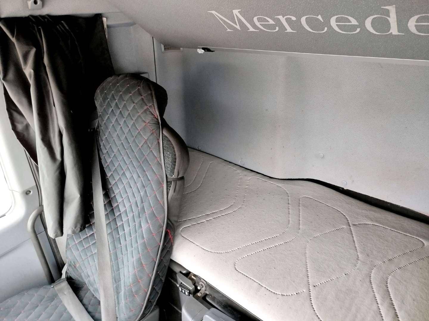 Mercedes-Benz Actros 3 1844 LS 4x2 (L),  1 400 000 км, 2018 года в лизинг