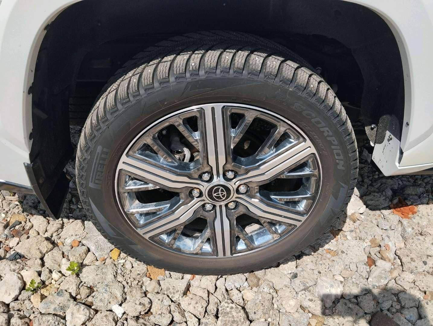 Toyota Sequoia,  25 194 км, 2024 года в лизинг