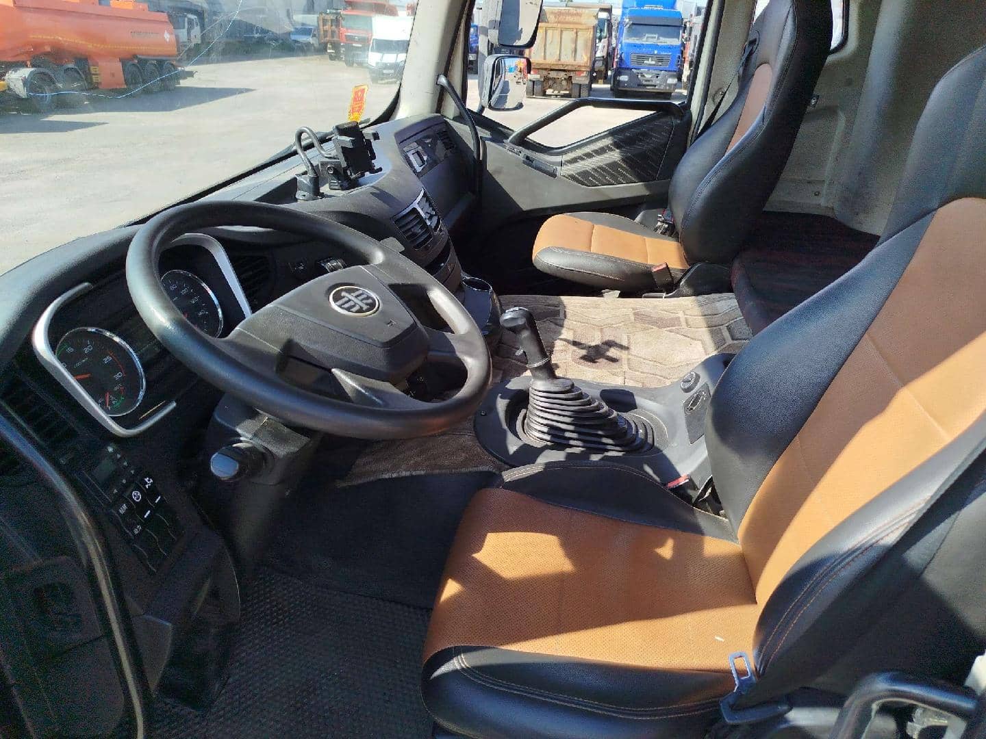 FAW CA3250P66K24L1TE5 6x6,  155 325 км, 2022 года в лизинг