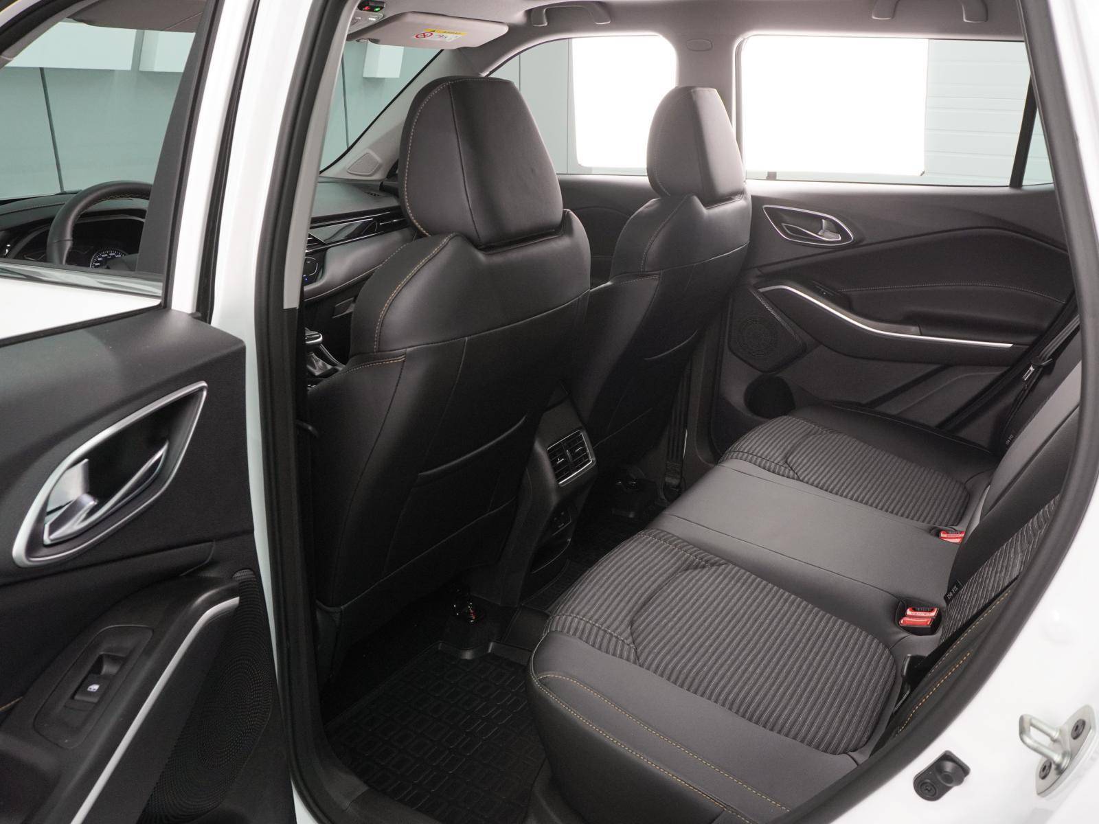 Москвич 3 Стандарт плюс 1.5Т CVT