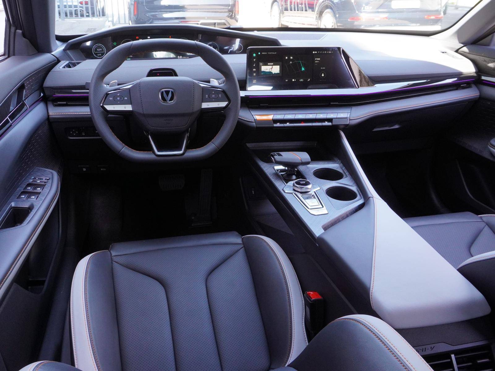 Changan Uni-V DLX 1.5T 7DCT