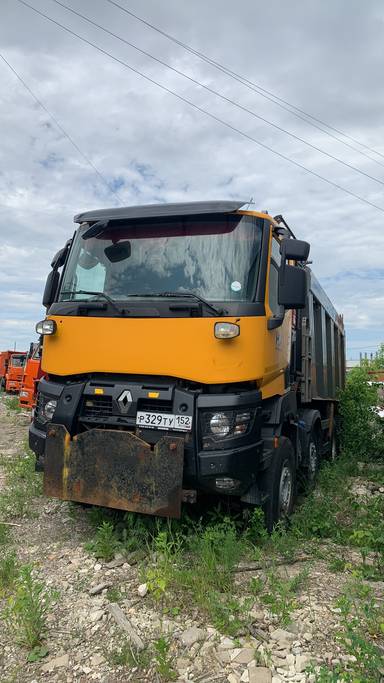 Renault К 440 8X4 (Day cab)
