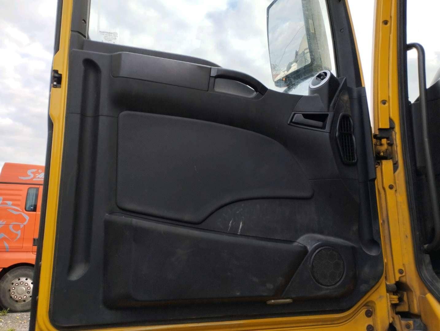 Sitrak C7H 4x2 ZZ4186V361HE,  876 323 км, 2022 года в лизинг