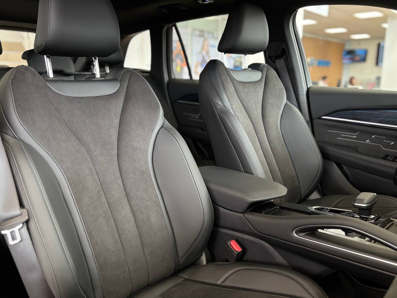 Geely Monjaro Flagship 2.0T (238 hp) 8AT 4WD